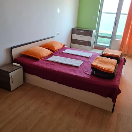Appartement Елка à Burgas Extérieur photo