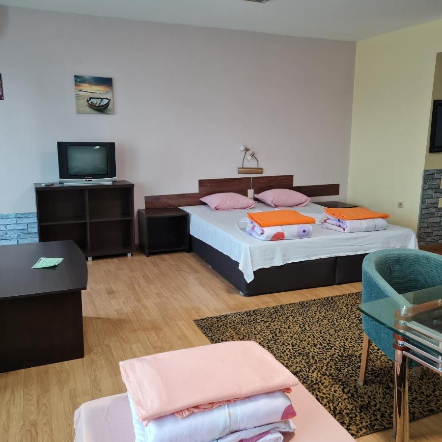 Appartement Елка à Burgas Extérieur photo