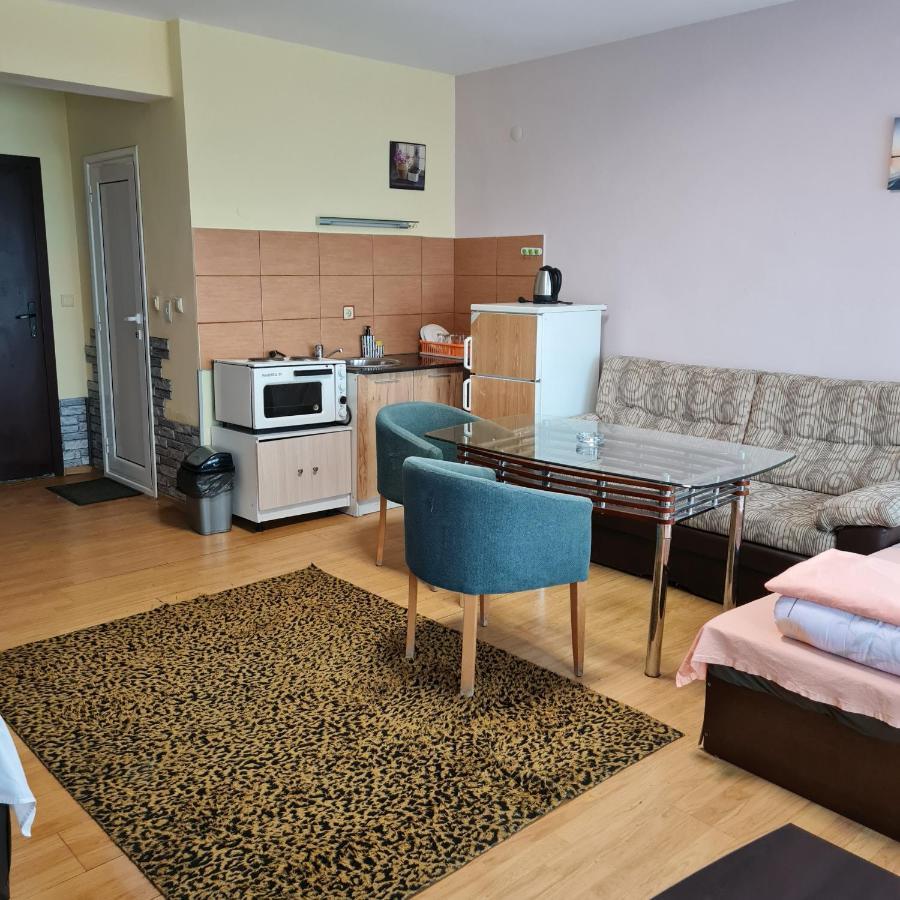 Appartement Елка à Burgas Extérieur photo