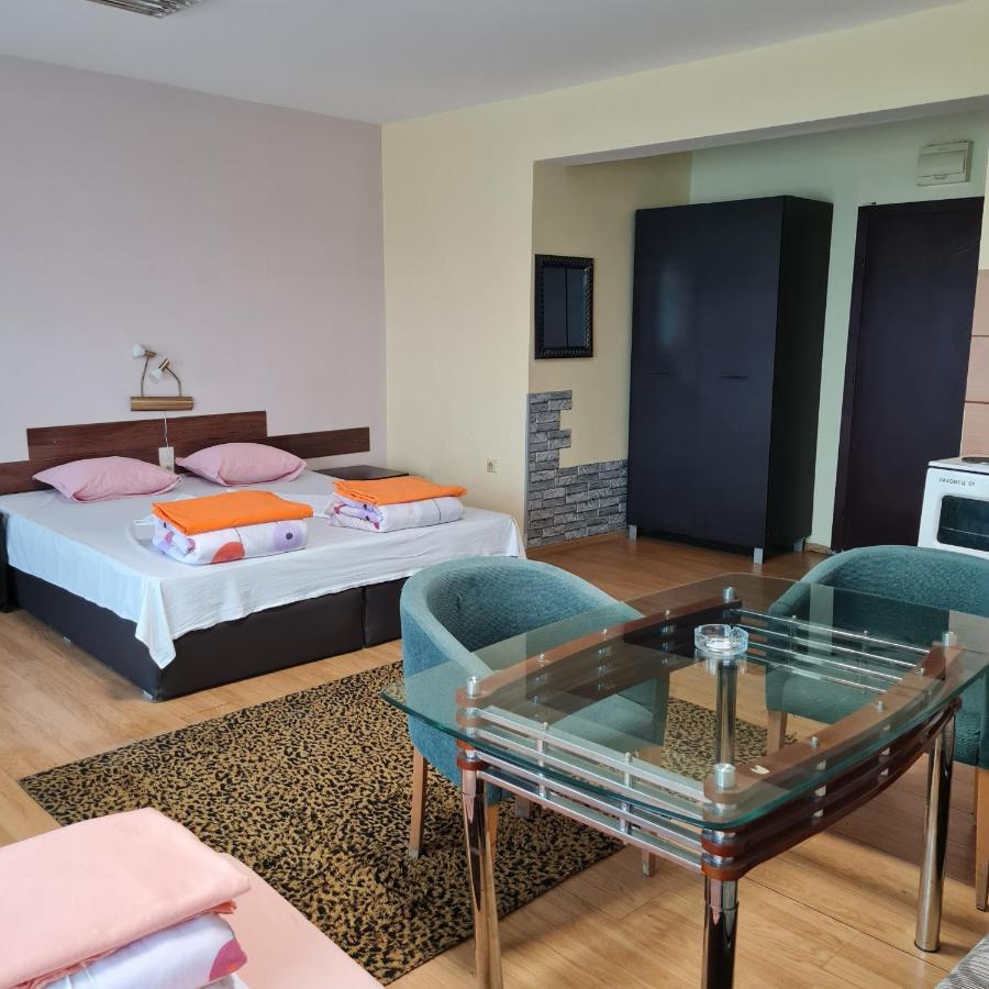 Appartement Елка à Burgas Extérieur photo