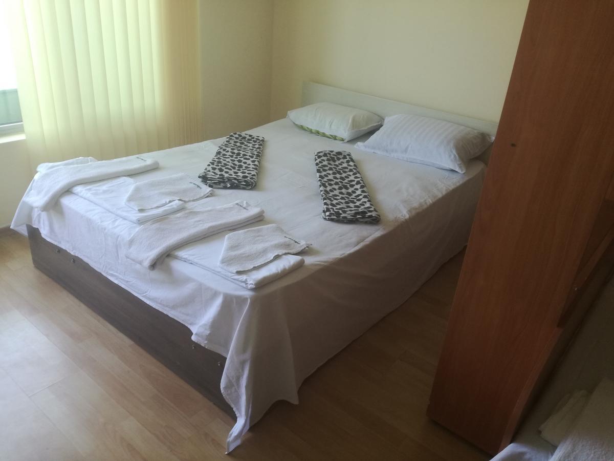 Appartement Елка à Burgas Extérieur photo