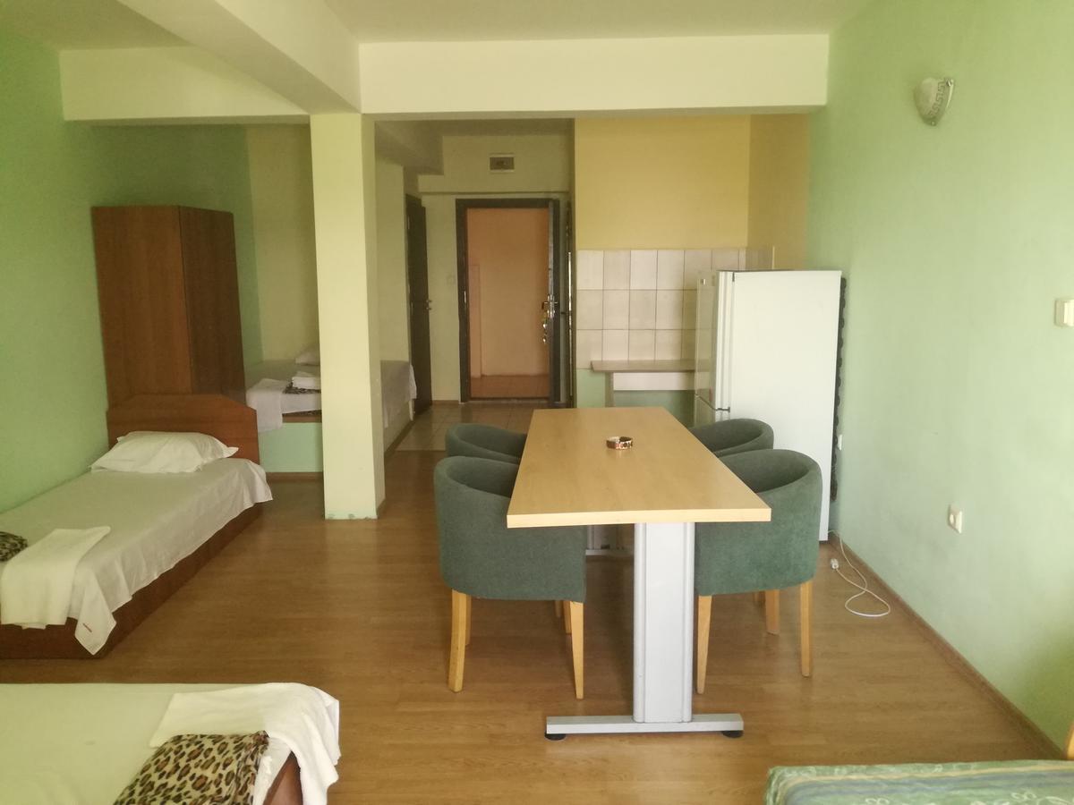 Appartement Елка à Burgas Extérieur photo